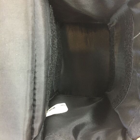 Promaster Black Insulated Zipper Adjustable Strap Camera Bag - Picture 8 of 11